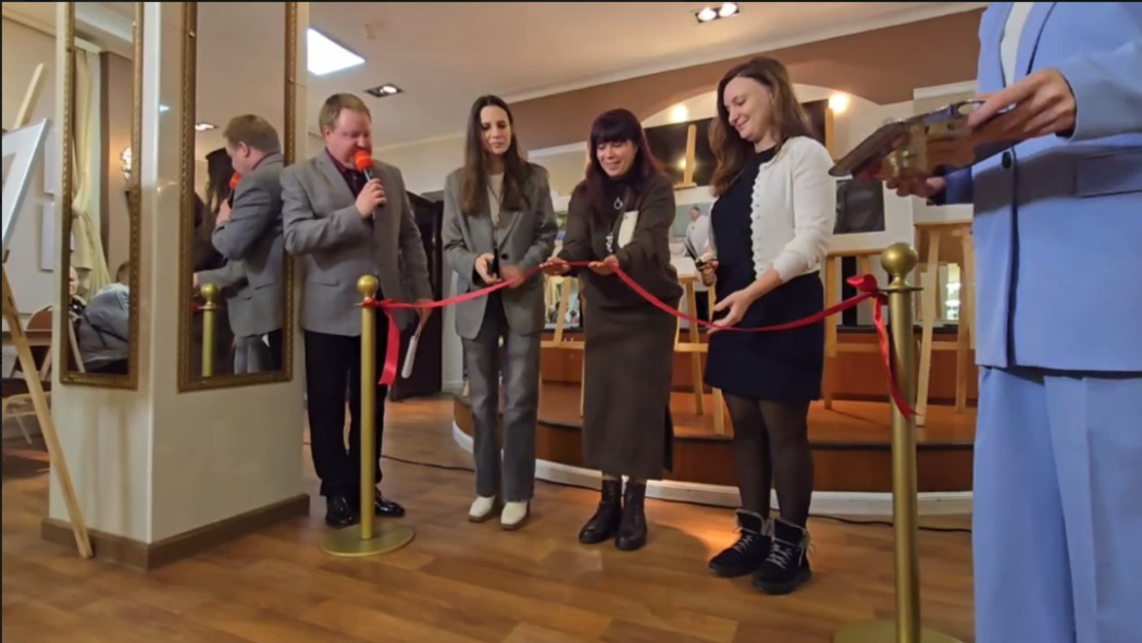 В клубе «Выборгская сторона» открылась фотовыставка к 100-летию Педиатрического университета 1