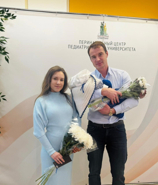 Пилот санавиации Алиса Куквинова родила сына в Перинатальном центре Педиатрического университета 4