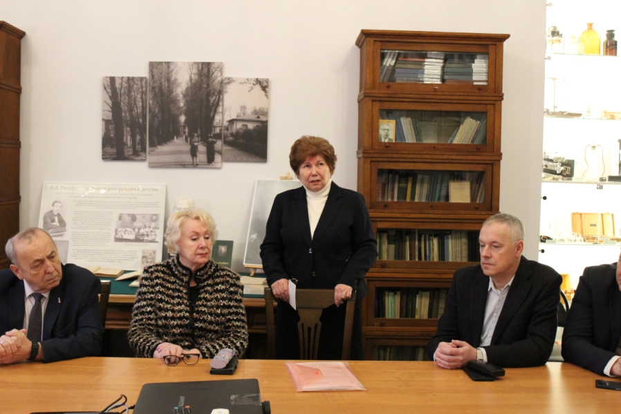 В Педиатрическом университете представили подлинные документы из архива Карла Раухфуса 3