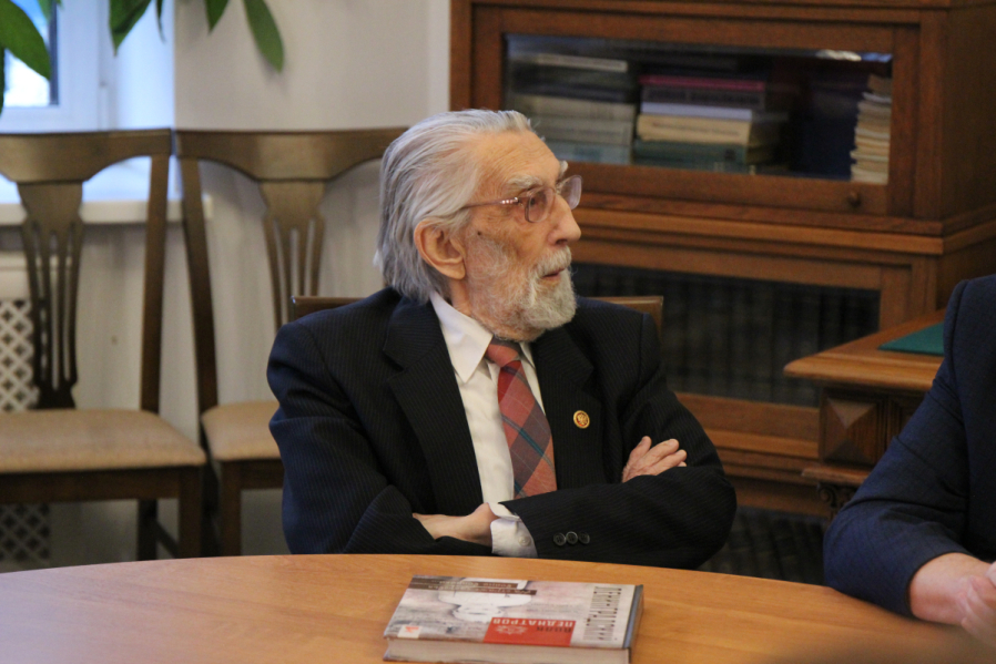 В Педиатрическом университете представили подлинные документы из архива Карла Раухфуса 7