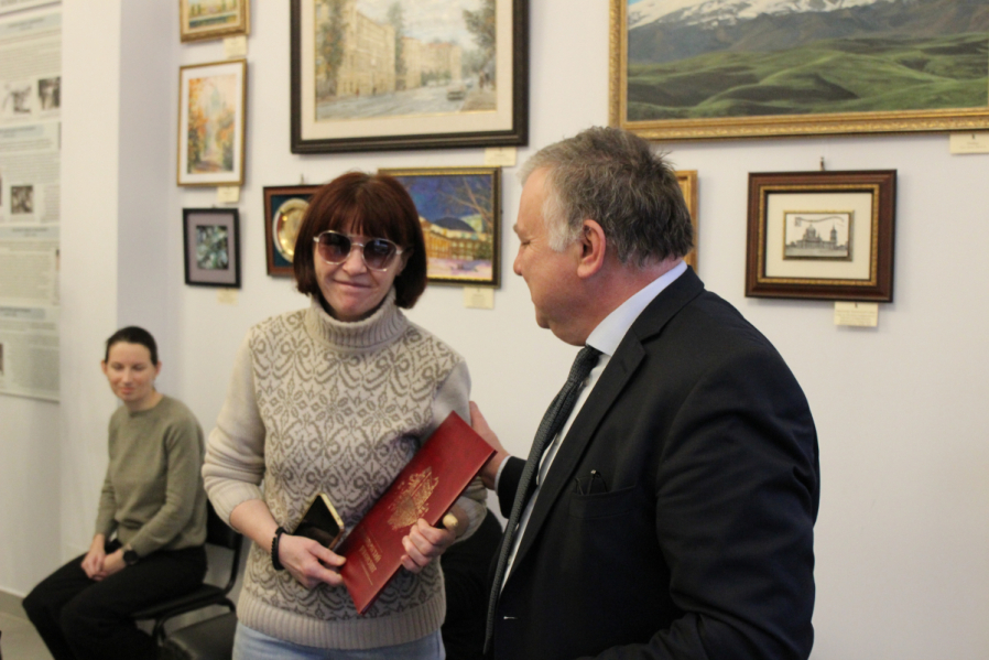 В Педиатрическом университете представили подлинные документы из архива Карла Раухфуса 24