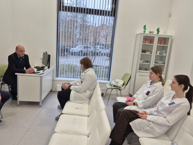 Старшеклассники Горчаковского лицея МГИМО получили первую медицинскую профессию 10