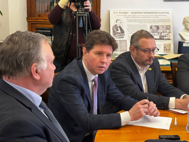 Дмитрий Иванов: «Мы поддерживаем инициативы, направленные на улучшение демографической ситуации» 4