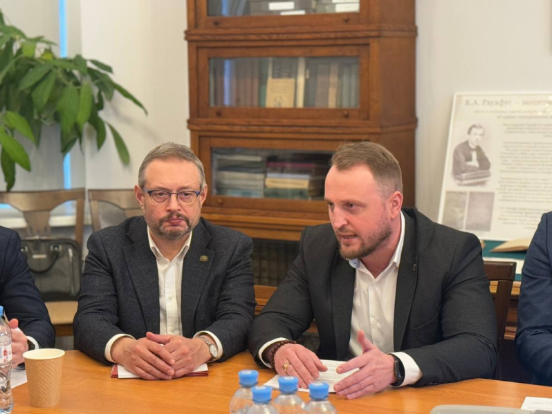 Дмитрий Иванов: «Мы поддерживаем инициативы, направленные на улучшение демографической ситуации» 12