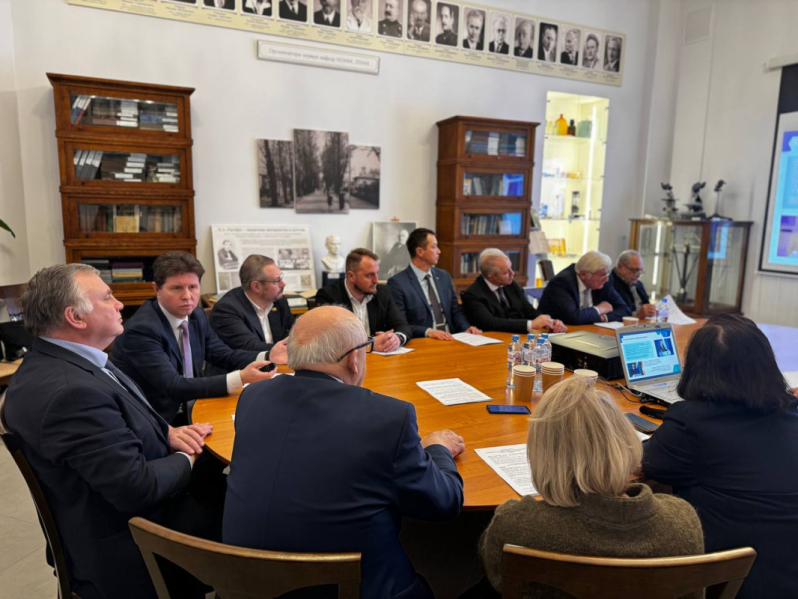 Дмитрий Иванов: «Мы поддерживаем инициативы, направленные на улучшение демографической ситуации» 15