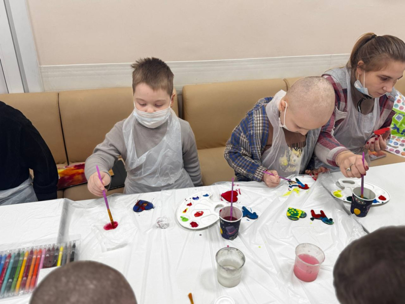 Пациенты онкогематологического отделения клиники Педиатрического университета нарядили ёлку 2