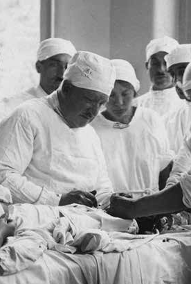 Р.Р. Вреден (1867–1934) — научный руководитель хирургического отделения (1926–1934) и организатор кафедры детской хирургии (1933) ЛПМИ