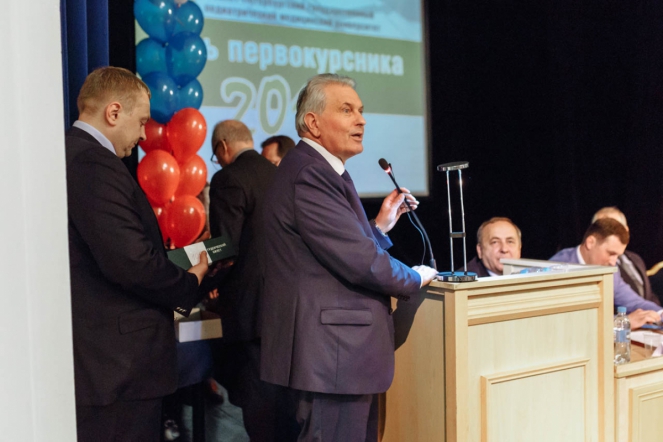 Педиатрический университет пополнили 800 студентов 15