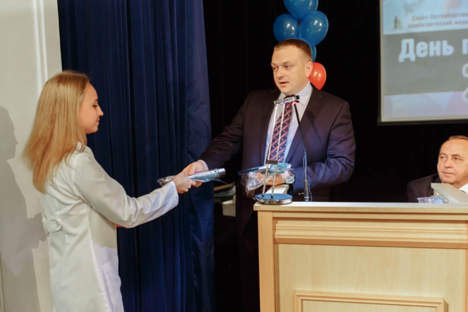 Педиатрический университет пополнили 800 студентов 27