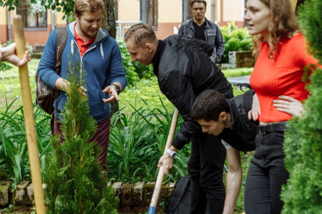 Студенты 6 курса СПбГПМУ дали старт «аллее выпускников» 10