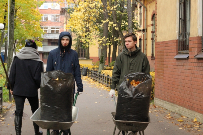СПбГПМУ принял участие в общегородском субботнике 2