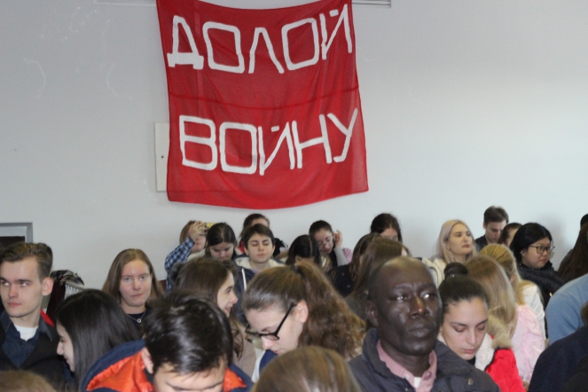 Студенты СПбГПМУ обсудили причины и итоги Великой Октябрьской революции 9