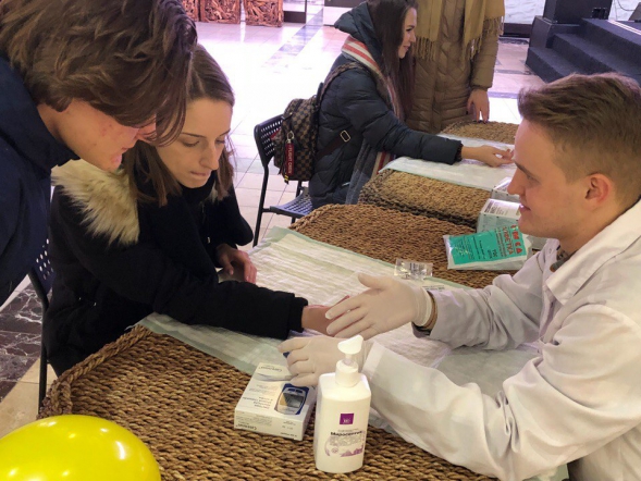 Студенты СПбГПМУ рассказали петербуржцам о сахарном диабете 1