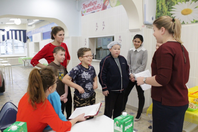 Студенты-волонтеры СПбГПМУ подготовили подарки для детей ко дню педиатра 1