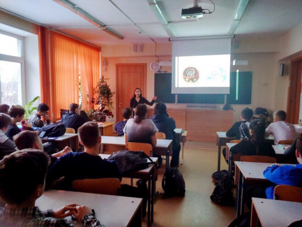 Студенты СПбГПМУ рассказали школьникам о ВИЧ-инфекции