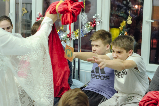 Новогодний праздник для пациентов Хирургии 84