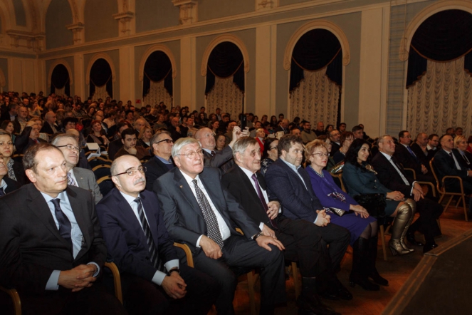 В СПбГПМУ состоялся торжественный актовый день 19