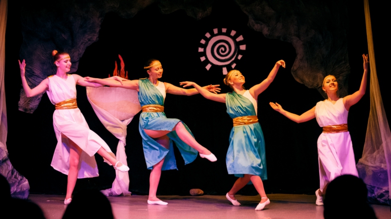 5 историй о любви на сцене "Гиппократа" 14