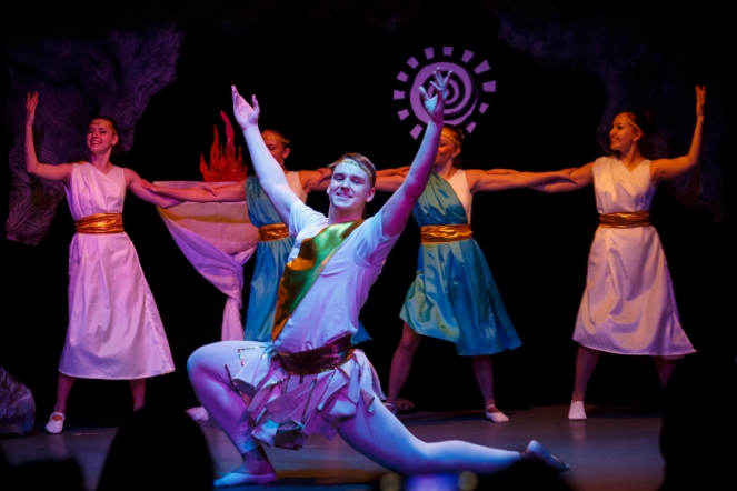 5 историй о любви на сцене "Гиппократа" 15