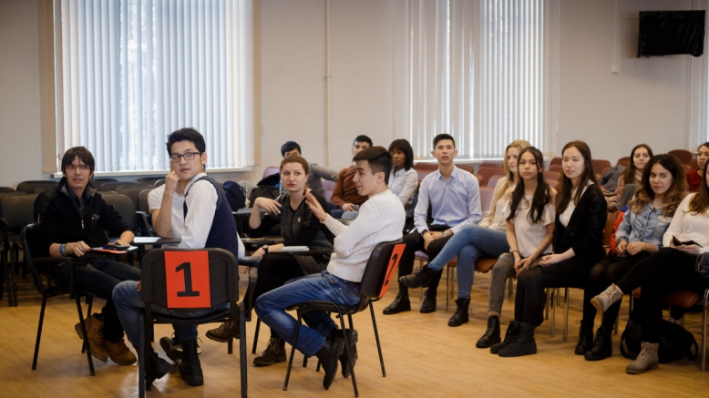 Студенты-иностранцы СПбГПМУ провели «Брейн-ринг» 30