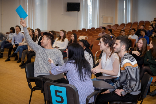 Студенты-иностранцы СПбГПМУ провели «Брейн-ринг» 39