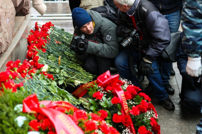 Представители СПбГПМУ возложили цветы в память о жертвах теракта