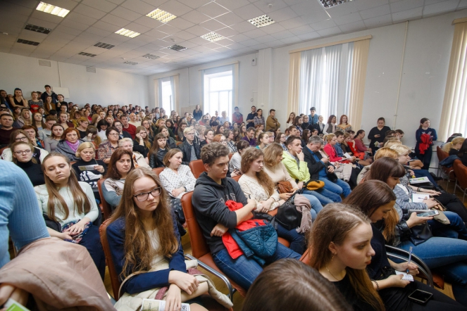 Педиатрический университет распахнул свои двери для более 400 абитуриентов 25