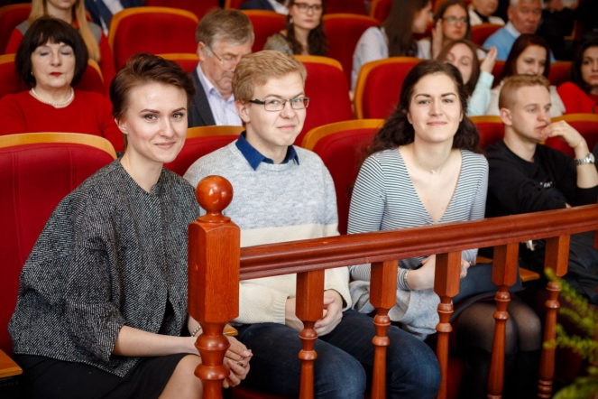 На ученом совете впервые вручены именные стипендии студентам 2