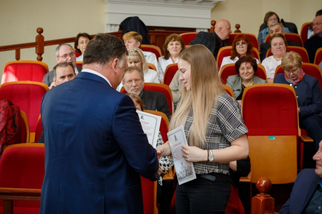 На ученом совете впервые вручены именные стипендии студентам 13