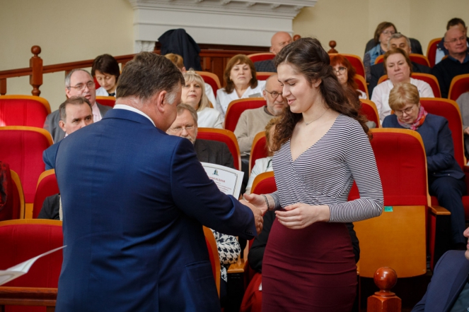 На ученом совете впервые вручены именные стипендии студентам 16