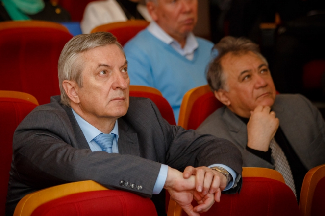 На ученом совете впервые вручены именные стипендии студентам 19