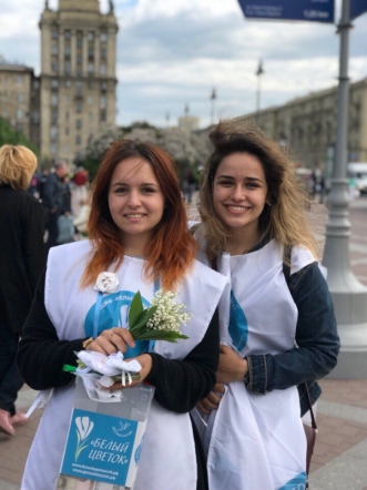 37 волонтеров СПбГПМУ приняли участие в акции "Белый цветок" 2