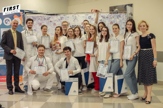 Команды СПбГПМУ заняли 2 и 3 место на олимпиаде «Виртуоз педиатрии»