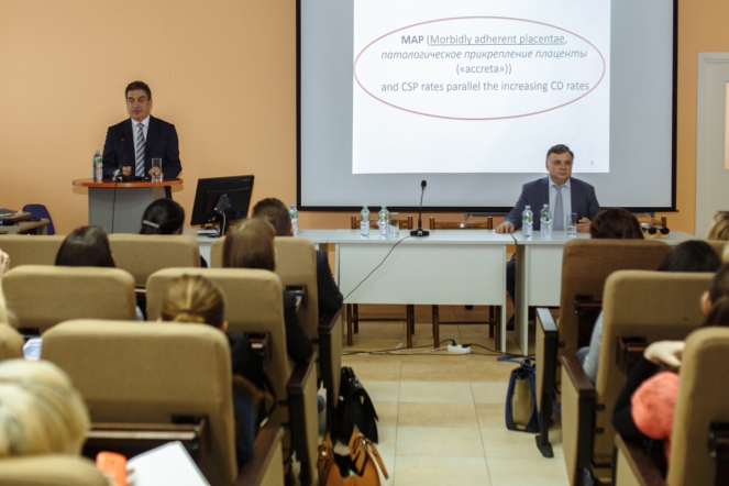 Академик РАН Марк Аркадьевич Курцер поделился опытом с врачами Перинатального центра СПбГПМУ 2