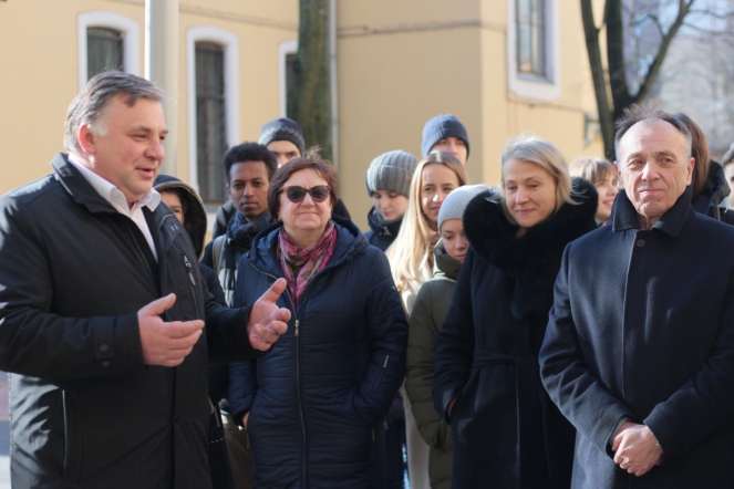 В СПбГПМУ состоялось открытие мемориальной доски в память о Владимире Моисеевиче Карасике 6
