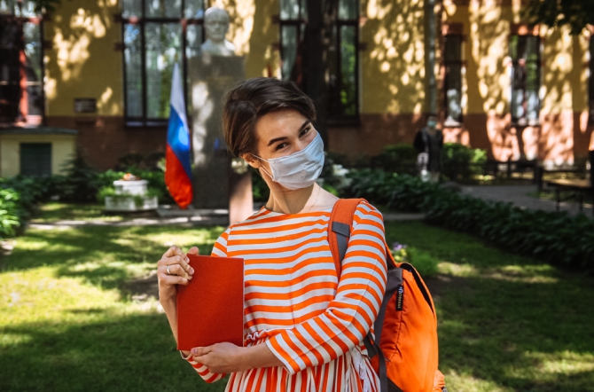 Выпускникам Педиатрического университета вручили дипломы о высшем образовании