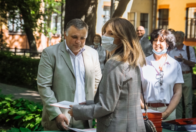 Выпускникам Педиатрического университета вручили дипломы о высшем образовании 5