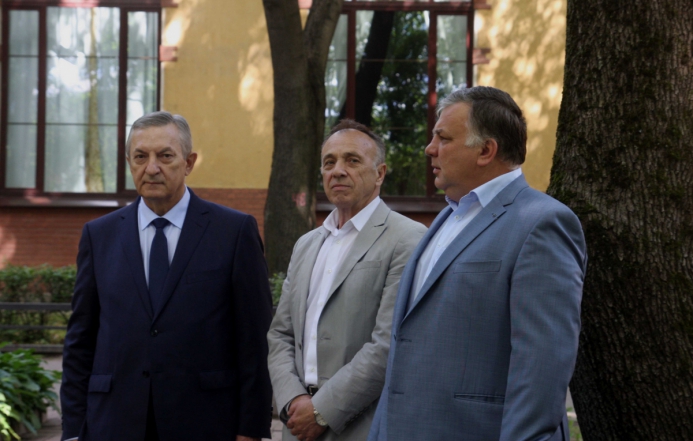 Иностранным выпускникам Педиатрического университета вручили дипломы 13