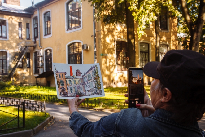 Более 20 художников нарисовали Педиатрический университет 8