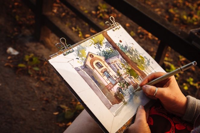 Более 20 художников нарисовали Педиатрический университет 9