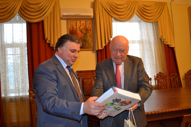 Лео Бокерия одобрил работу кардиохирургов Педиатрического университета 5