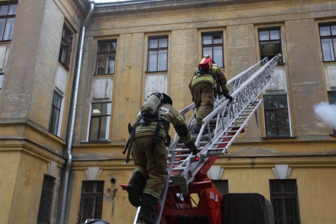 В СПбГПМУ прошли пожарно-тактические учения 14