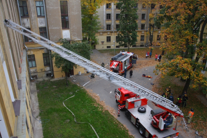 В СПбГПМУ прошли пожарно-тактические учения 19
