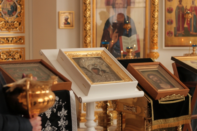 Литургия  в храме при Педиатрическом Университете