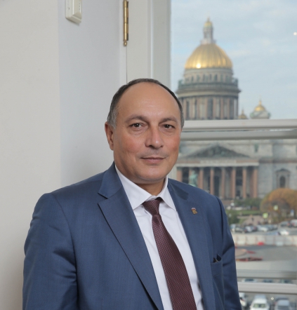 Сергей Купченко поздравил врачей-педиатров с праздником