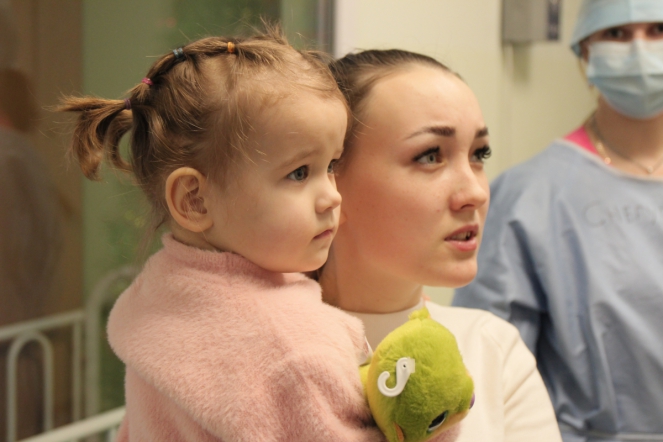 Пациентов клиники СПбГПМУ поздравил Дед Мороз 13