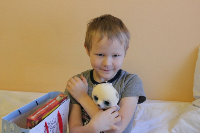 Пациентов клиники СПбГПМУ поздравил Дед Мороз 21