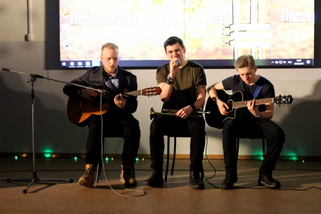 Студенты СПбГПМУ провели литературно-музыкальный вечер 3