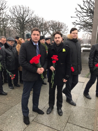 Возложение цветов на Пискаревском кладбище 1