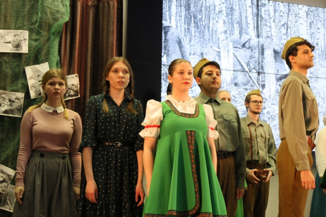 Студенты СПбГПМУ исполнили песни Победы 45